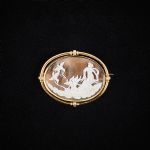 546758 Brosch